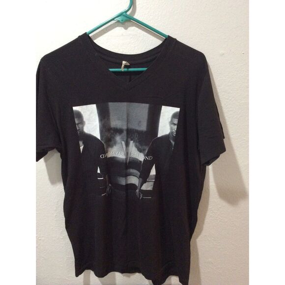 Usher Raymond V Raymond T-Shirt Men’s Size M Black V-Neck Short Sleeve - Picture 1 of 5